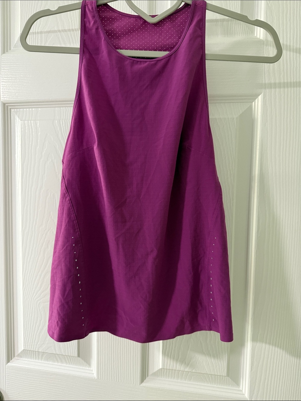 Lululemon Women’s Athletic Tank Top - Magenta